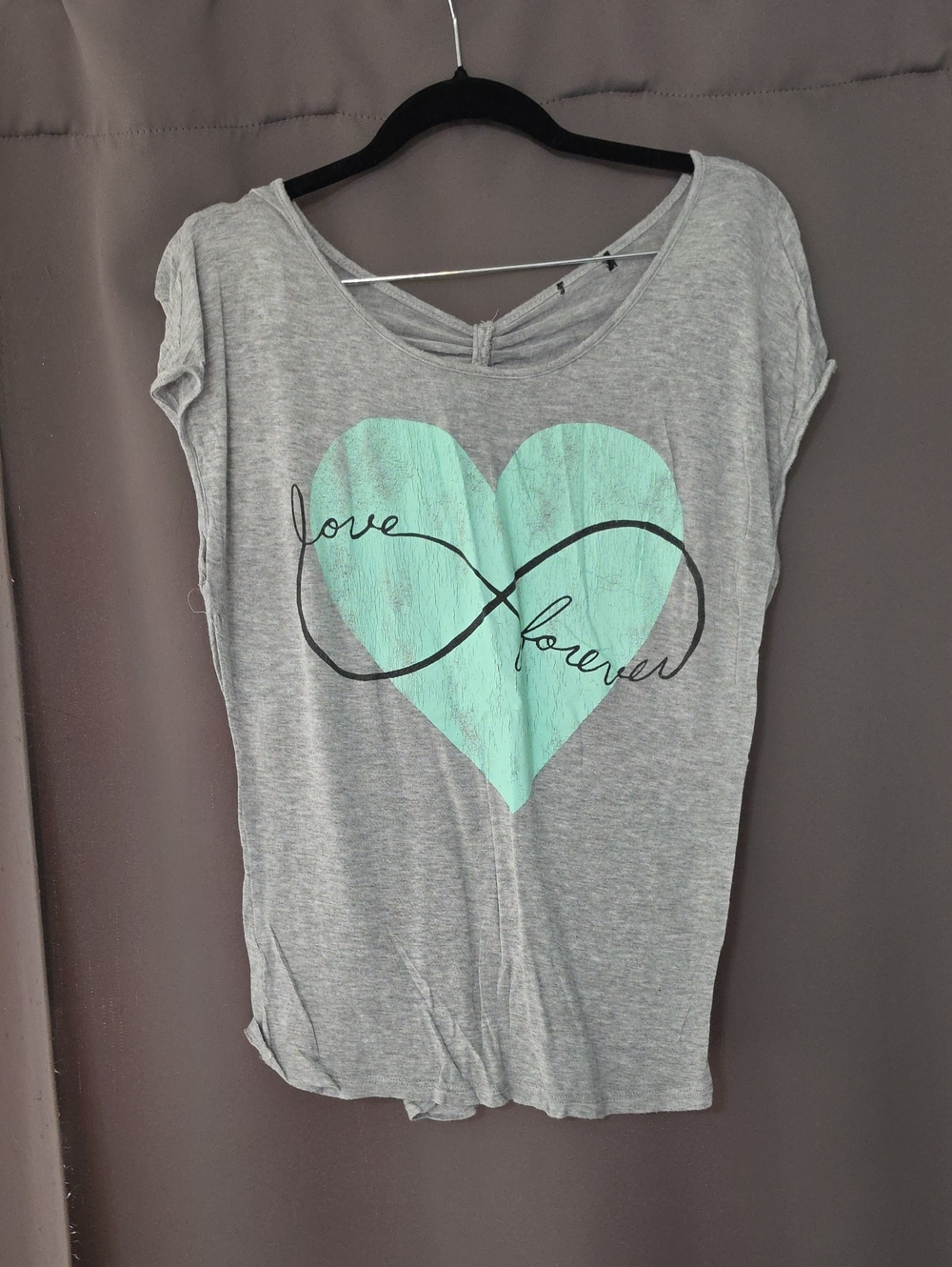 Rue21 Gray Short-Sleeve Tee with Mint Heart Graphic